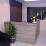 Qish Hotel