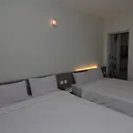 Qish Hotel