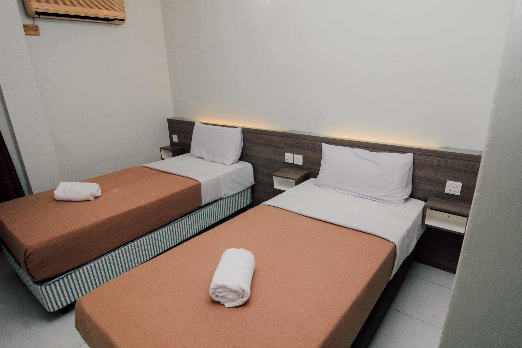 Qish Hotel