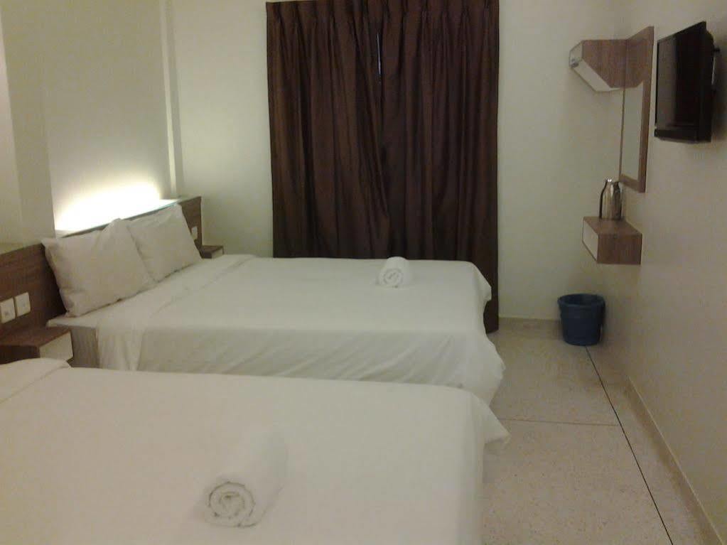 Qish * Malacca